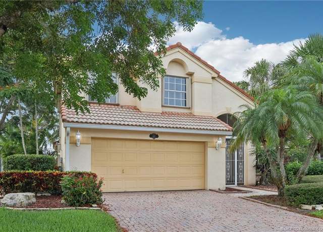 Property at 907 SE Westminster Pl, Stuart, FL 34997, 4 beds, 2.5 baths