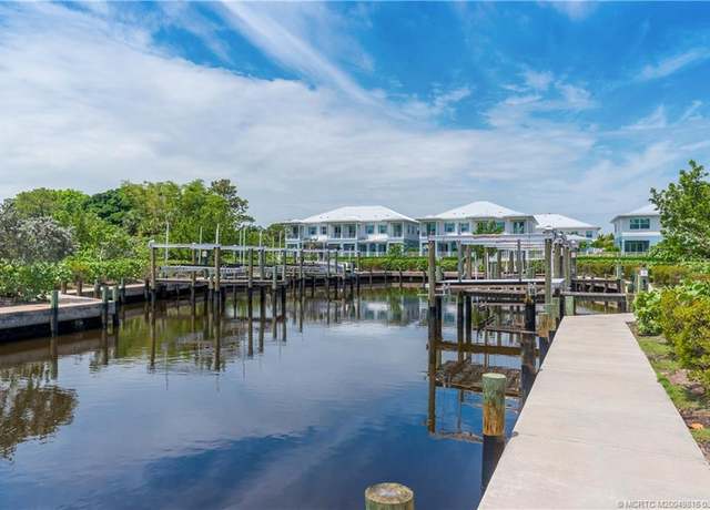 Property at 4668 SE Manatee Way, Stuart, FL 34997, 3 beds, 2.5 baths