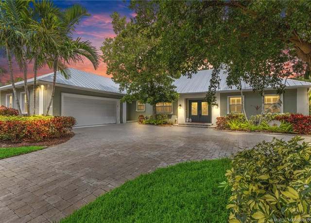 Property at 4 Rio Vista Dr, Stuart, FL 34996, 3 beds, 2 baths