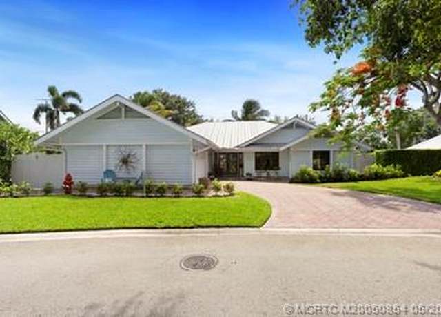 Property at 10380 SE Jupiter Narrows Dr, Hobe Sound, FL 33455, 3 beds, 2 baths