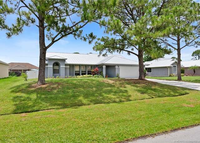 Property at 2138 SW Vista Rd, Port St Lucie, FL 34953, 3 beds, 2.5 baths