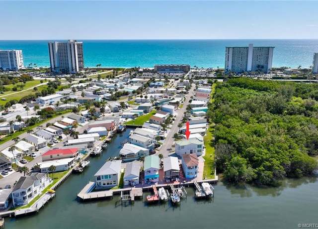 Property at 2001 Nettles Blvd, Jensen Beach, FL 34957, 2 beds, 2.5 baths