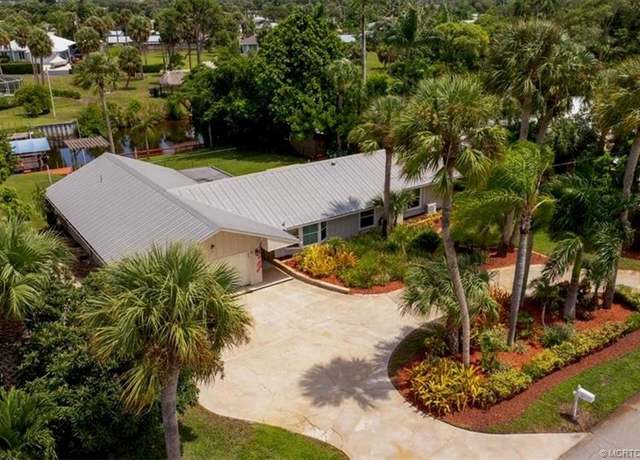 Property at 511 SE Krueger Pkwy, Stuart, FL 34996, 4 beds, 3 baths