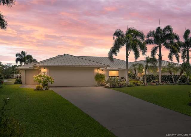 Property at 4783 SW Aberdeen Cir, Palm City, FL 34990, 3 beds, 2.5 baths