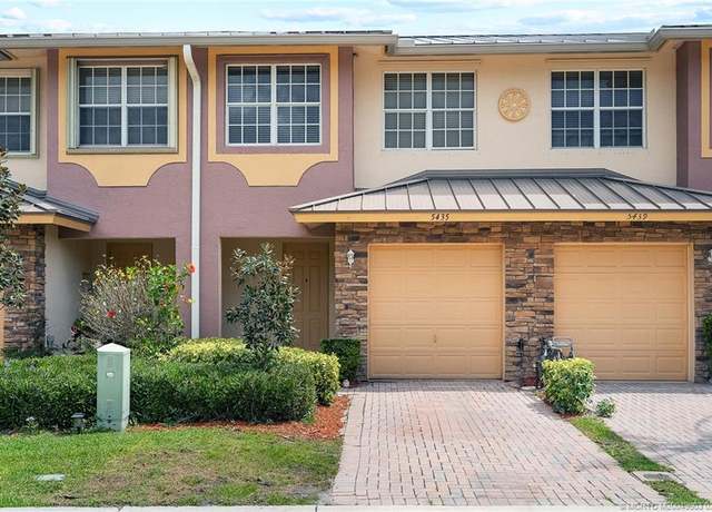 Property at 5435 SE Moseley Dr, Stuart, FL 34997, 2 beds, 2.5 baths