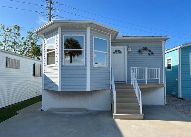Property at 817 Nettles Blvd, Jensen Beach, FL 34957, 2 beds, 2 baths