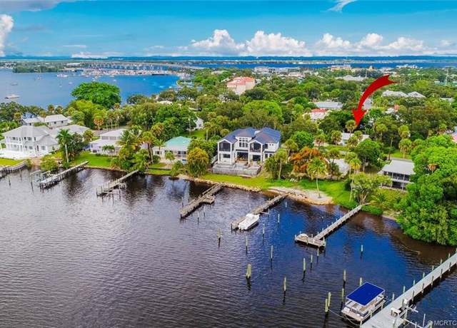 Property at 817 SW Saint Lucie Cres, Stuart, FL 34994, 3 beds, 2.5 baths