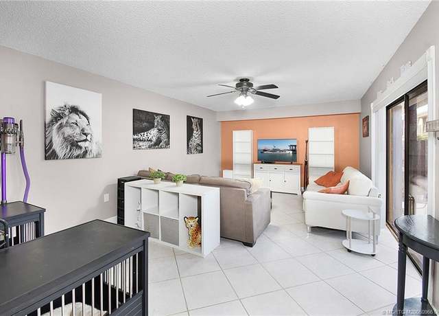 Property at 1117 11th Way, West Palm Beach, FL 33407, 2 beds, 2.5 baths