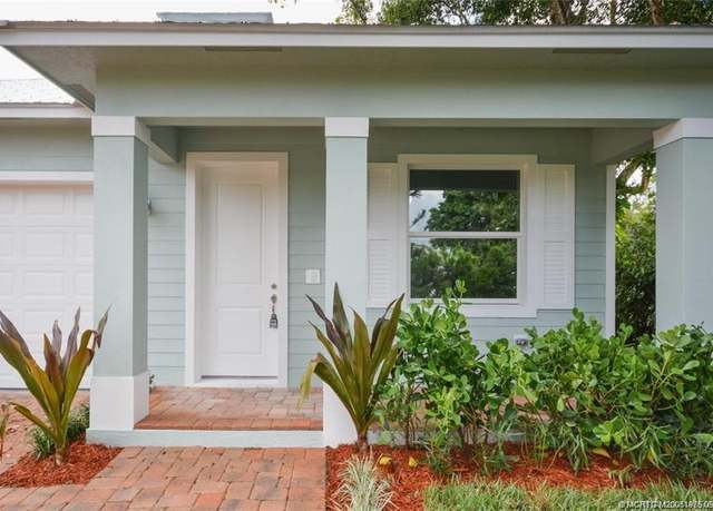 Property at 942 SW 27th St, Palm City, FL 34990, 4 beds, 3 baths