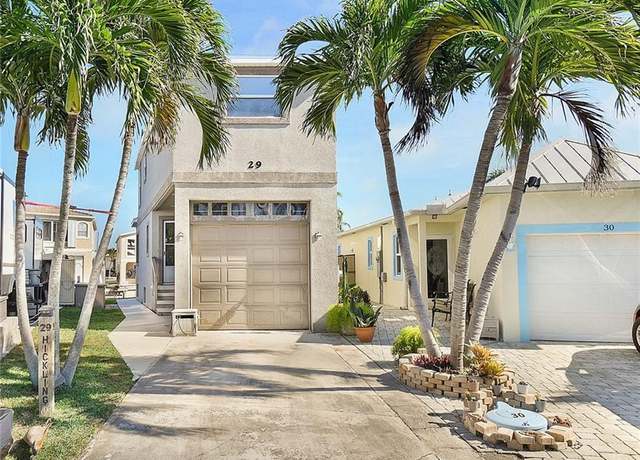 Property at 29 Nettles Blvd, Jensen Beach, FL 34957, 2 beds, 2.5 baths