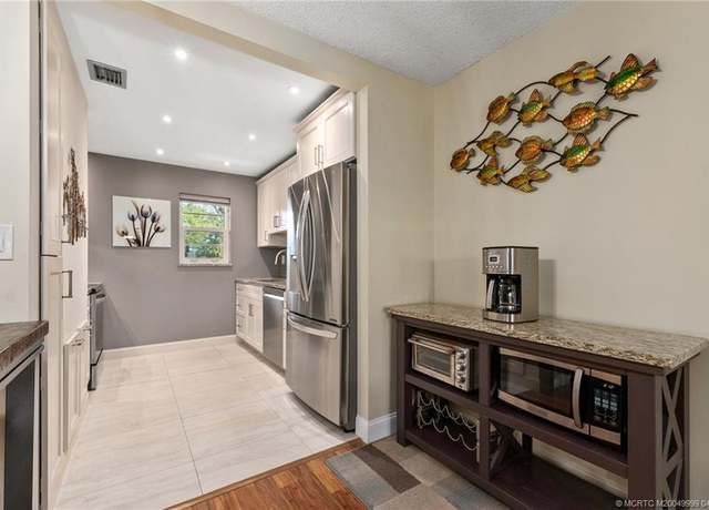 Property at 1915 SW Palm City Rd Unit 8H, Stuart, FL 34994, 1 bed, 1 bath