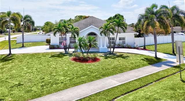 Photo of 2206 SE Adobe St, Port Saint Lucie, FL 34952