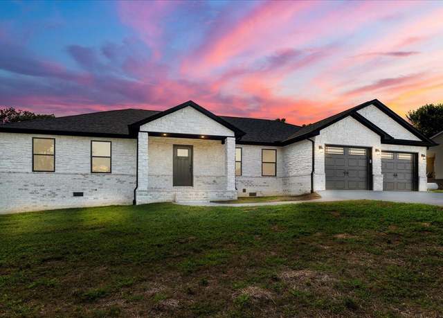 Property at 13 Lynn Ln, London, KY 40741, 3 beds, 2 baths