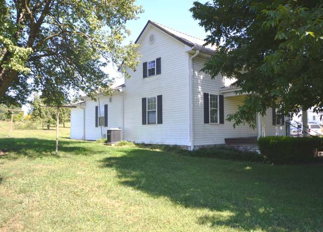 Property at 1015 Lexington Rd, Harrodsburg, KY 40330, 4 beds, 1 bath