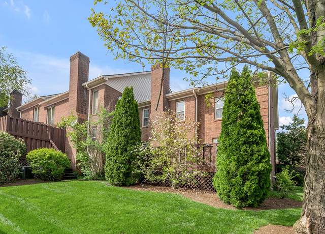 Property at 3981 Terrace Woods Ln, Lexington, KY 40513, 3 beds, 2.5 baths