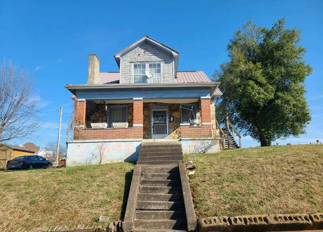 Property at 103 Lincoln St, Somerset, KY 42501, 4 beds, 2 baths