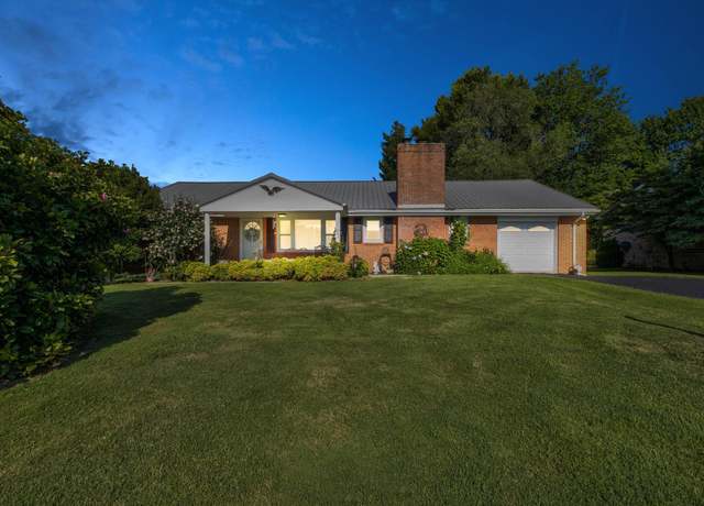 Property at 1119 Peacock Rd, Paris, KY 40361, 3 beds, 1.5 baths