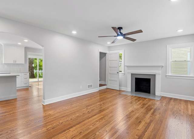 Property at 114 Westgate Dr, Lexington, KY 40504, 3 beds, 2.5 baths