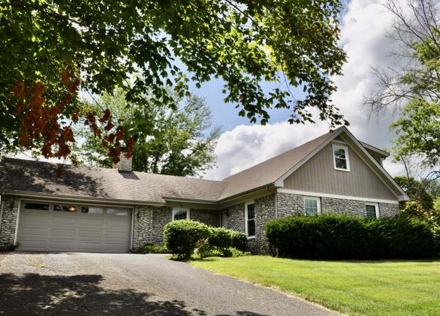 Property at 573 Valleybrook Dr, Danville, KY 40422, 3 beds, 2 baths