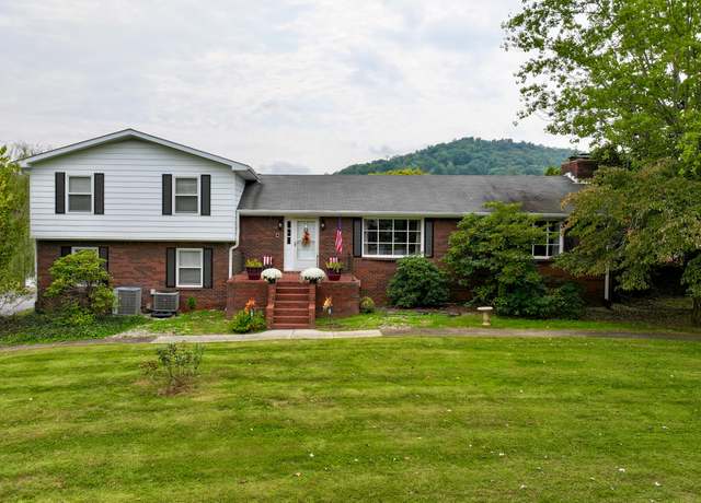 Property at 3556 Hwy 39, Somerset, KY 42503, 4 beds, 4.5 baths