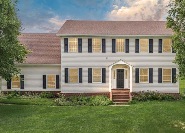 Property at 136 Stacy Dr, Mt Sterling, KY 40353, 4 beds, 2.5 baths