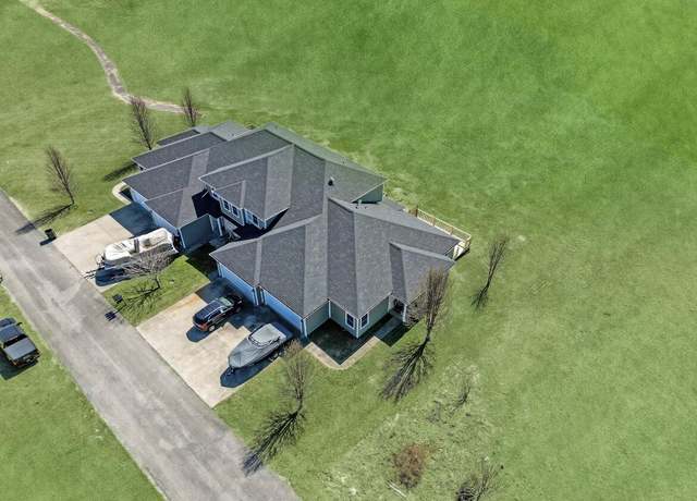 Property at 107 Villa Dr, Lancaster, KY 40444, 2 beds, 2 baths