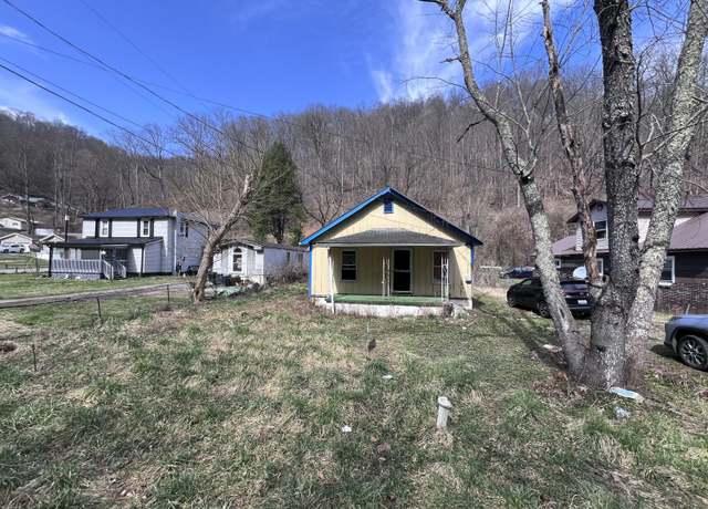 Property at 3881 Pond Creek Rd, Pinsonfork, KY 41555, 4 beds, 1 bath