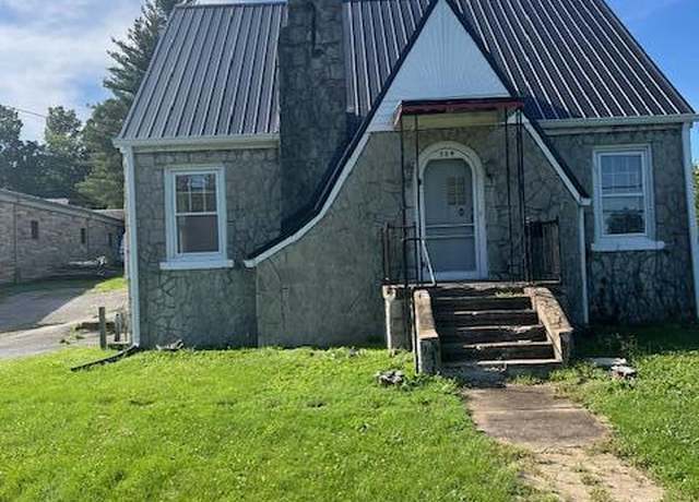 Property at 504 Burkesville St, Columbia, KY 42728, 3 beds, 2 baths