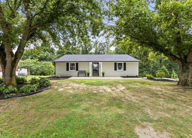 Property at 103 Sand Hill Church Rd, Irvine, KY 40336, 3 beds, 2 baths