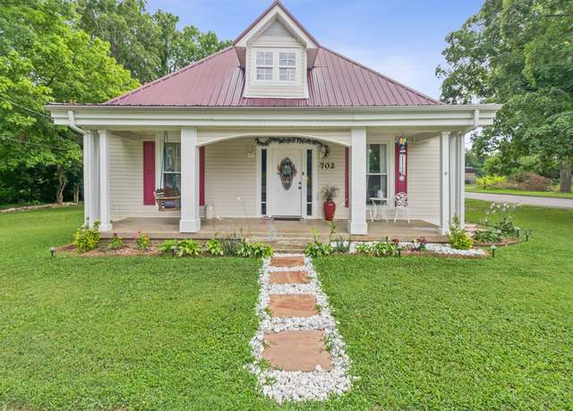 Property at 702 E 2nd St, Russellville, KY 42276, 4 beds, 2 baths