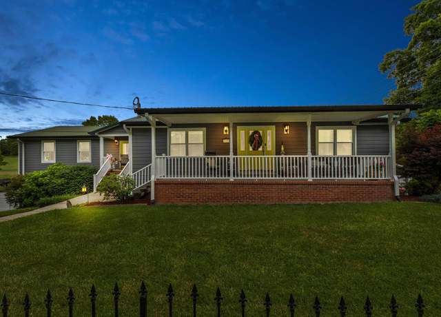Property at 225 Richmond Ave, Mt Sterling, KY 40353, 4 beds, 3.5 baths
