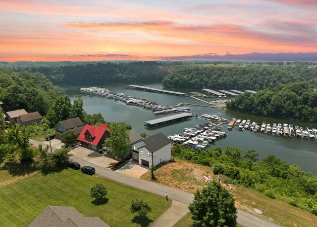 Property at 877 Hideaway Dr, Somerset, KY 42503, 5 beds, 3 baths