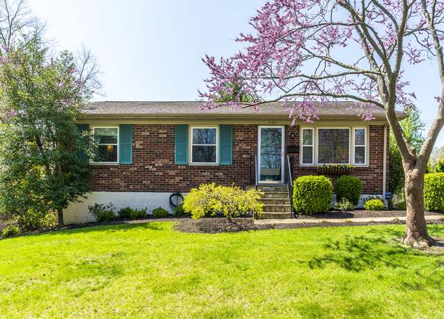 Property at 1124 Greentree Ct, Lexington, KY 40517, 3 beds, 2 baths