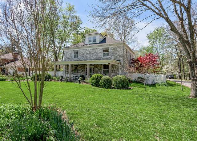 Property at 212 Elm St, Versailles, KY 40383, 3 beds, 3 baths
