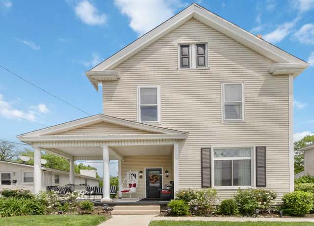 Property at 424 South 4th St, Danville, KY 40422, 4 beds, 2 baths