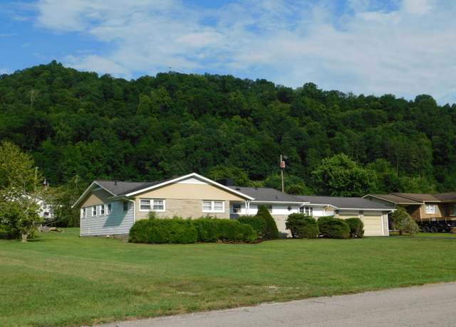 Property at 443 Skidmore Dr, Harlan, KY 40831, 3 beds, 2.5 baths