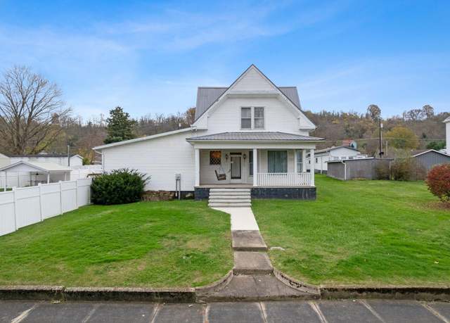 Property at 204 West 3rd St, Augusta, KY 41002, 4 beds, 3.5 baths