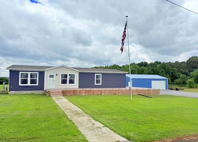 Property at 150 Village Ln, Russell Springs, KY 42642, 3 beds, 2 baths