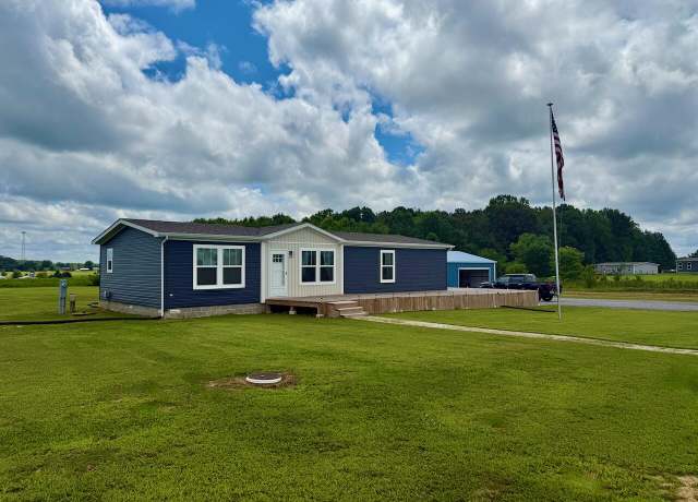 Property at 150 Village Ln, Russell Springs, KY 42642, 3 beds, 2 baths