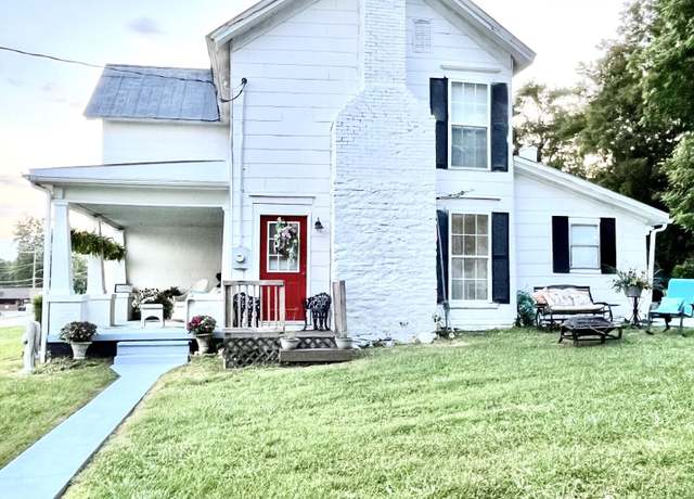Property at 828 E Main St, Stanford, KY 40484, 4 beds, 2.5 baths