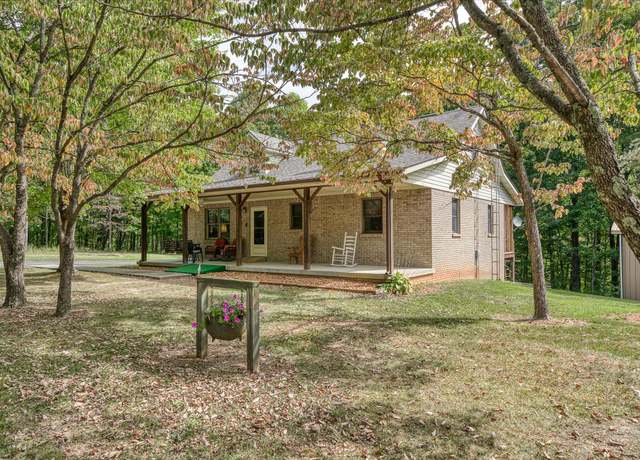 Property at 15 Oak Leaf Ln, Albany, KY 42602, 3 beds, 2 baths