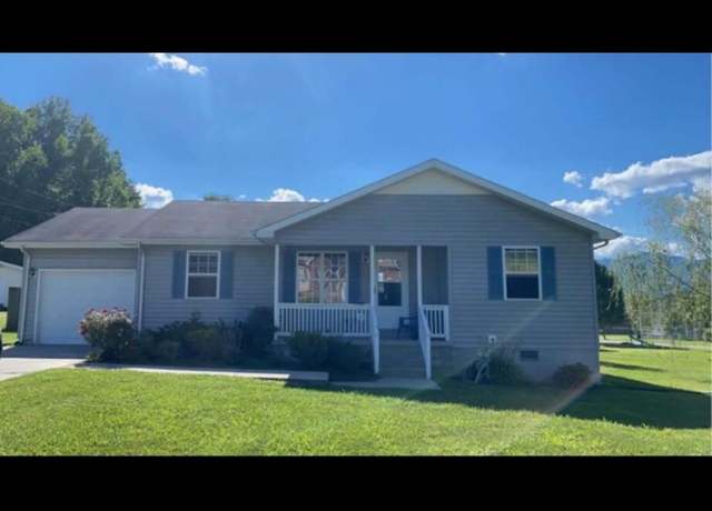 Property at 810 South 28th St, Middlesboro, KY 40965, 3 beds, 2 baths