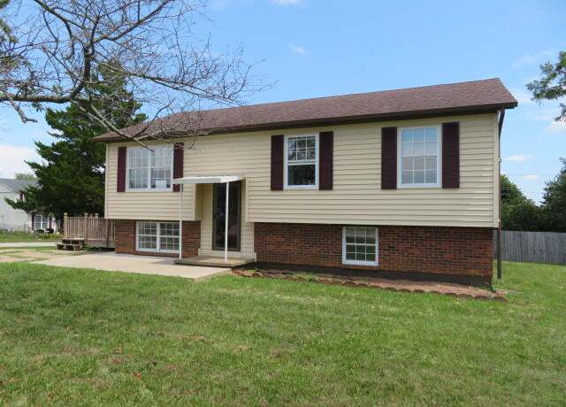 Property at 18 Spruce Dr, Cynthiana, KY 41031, 3 beds, 2 baths
