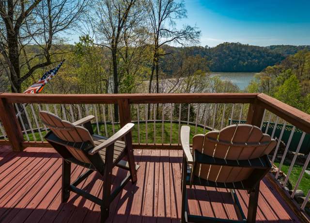 Property at 105 Ivy Dr, Jamestown, KY 42629, 3 beds, 2.5 baths