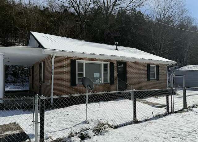 Property at 6553 Battlefield Memorial Hwy, Berea, KY 40403, 2 beds, 1 bath