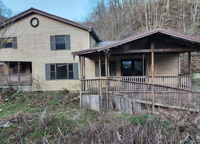 Property at 136 Cawood Branch Rd, Evarts, KY 40828, 4 beds, 1 bath