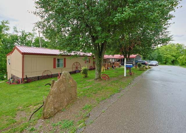 Property at 2858 Ford Hampton Rd, Winchester, KY 40391, 3 beds, 2 baths