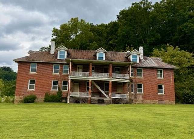 Property at 332 Old Campus Rd Rd, Frenchburg, KY 40322, 11 beds, 6.5 baths