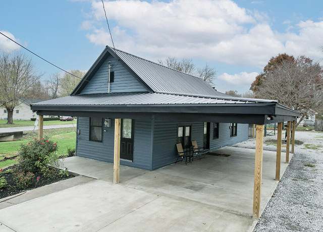 Property at 345 Bellview St, Junction City, KY 40440, 3 beds, 1.5 baths