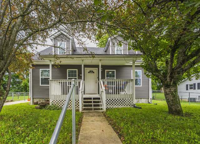 Property at 410 East Broadway St, Winchester, KY 40391, 4 beds, 2.5 baths